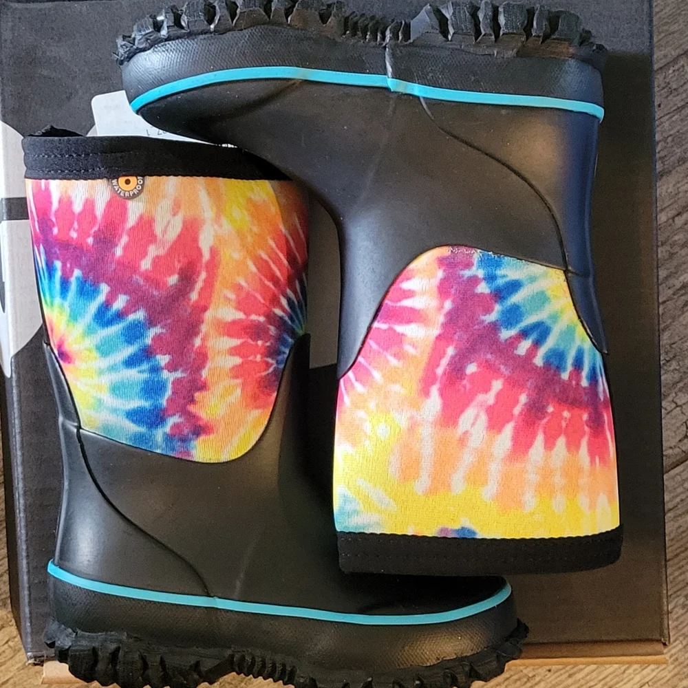 Bogs Classic Stomper Rainbow Tie Dye Winter Boots Neoprene Gorpcore Psychedelic